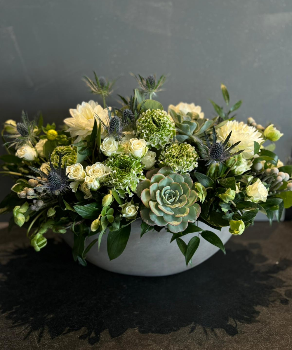 The Hydra - White Dahilas and Roses