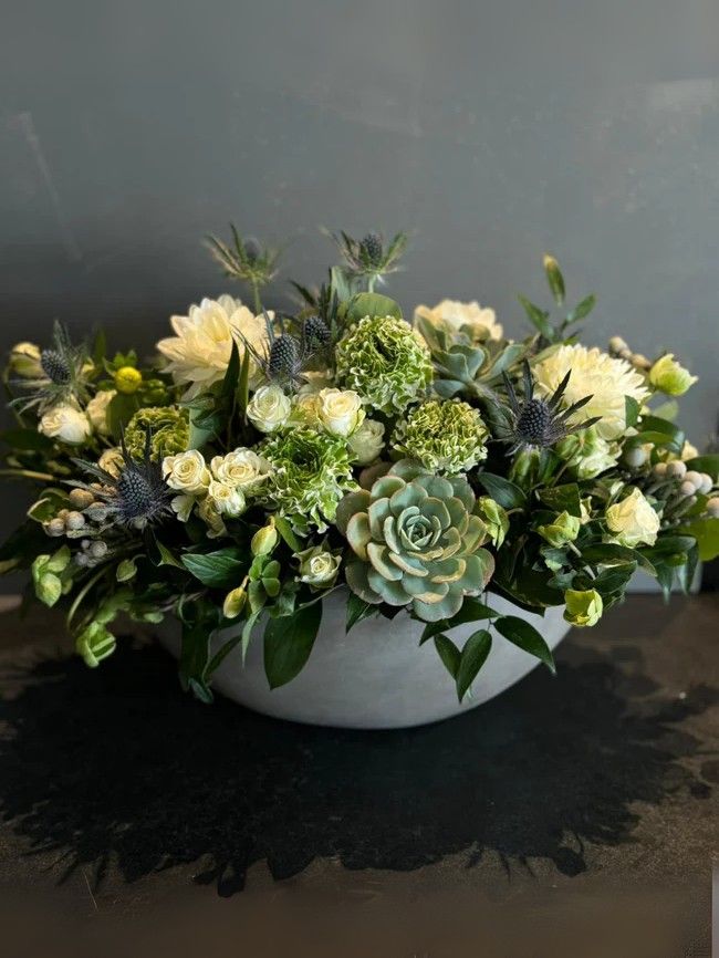 The Hydra - White Dahilas and Roses