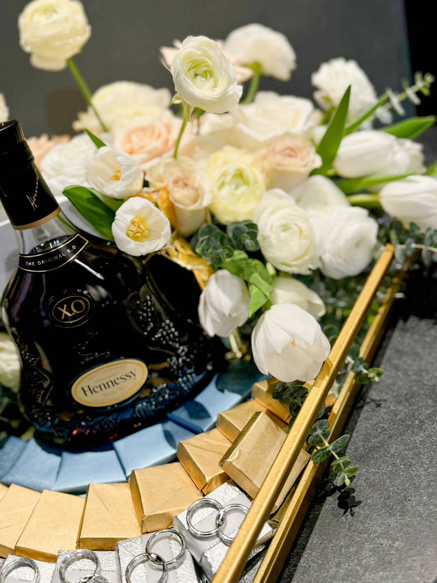 Wedding Gift Basket - Armenian Sini Engagement and Wedding Gift With Cognac, Chocolate, Gift and Flowers