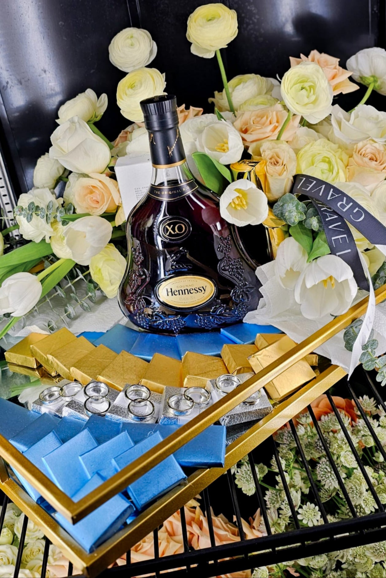Wedding Gift Basket - Armenian Sini Engagement and Wedding Gift With Cognac, Chocolate, Gift and Flowers