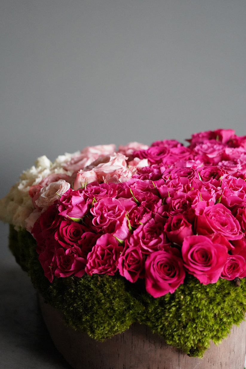 BE MINE Box Pink Roses and Preserved Moss Arragement
