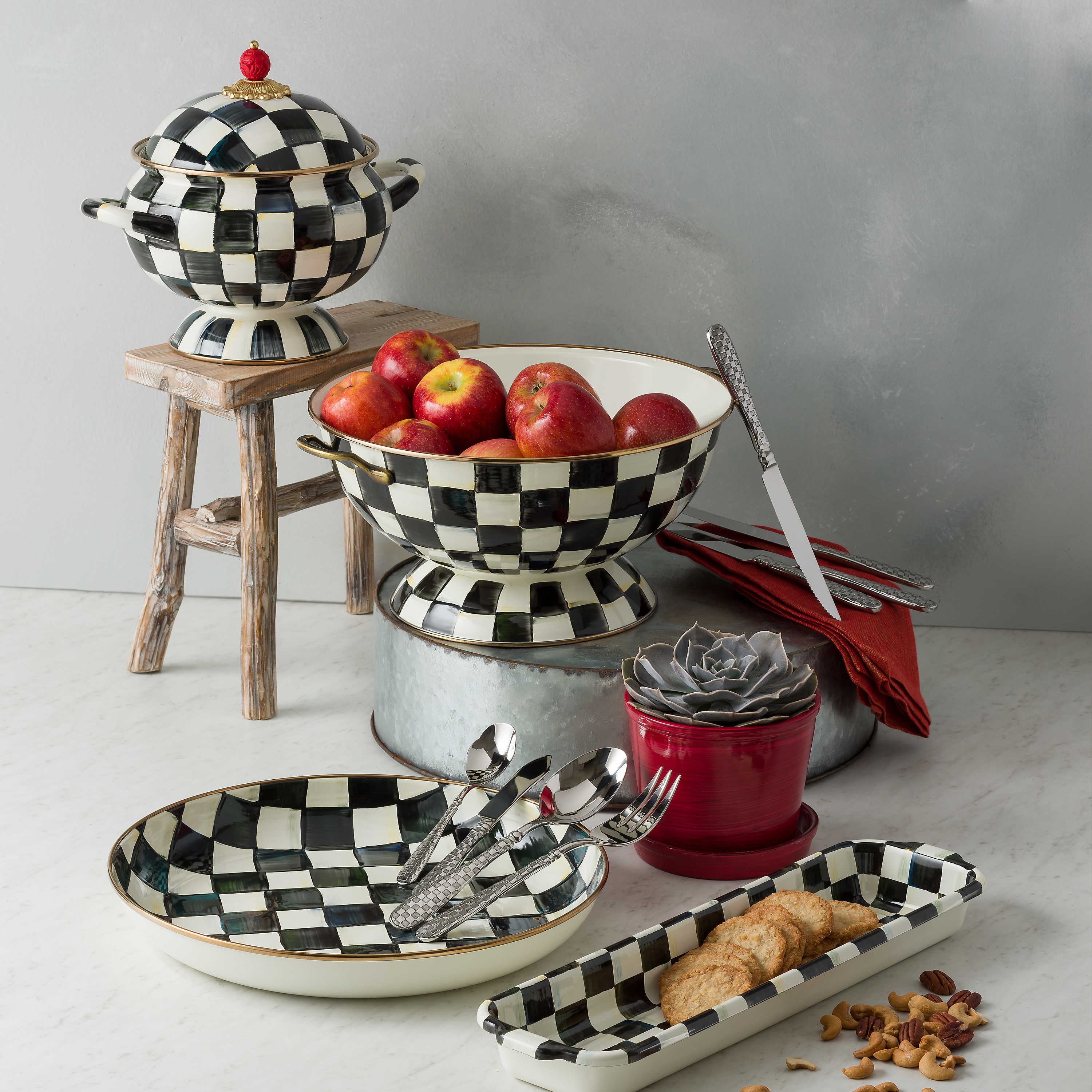 Courtly Everything Bowl