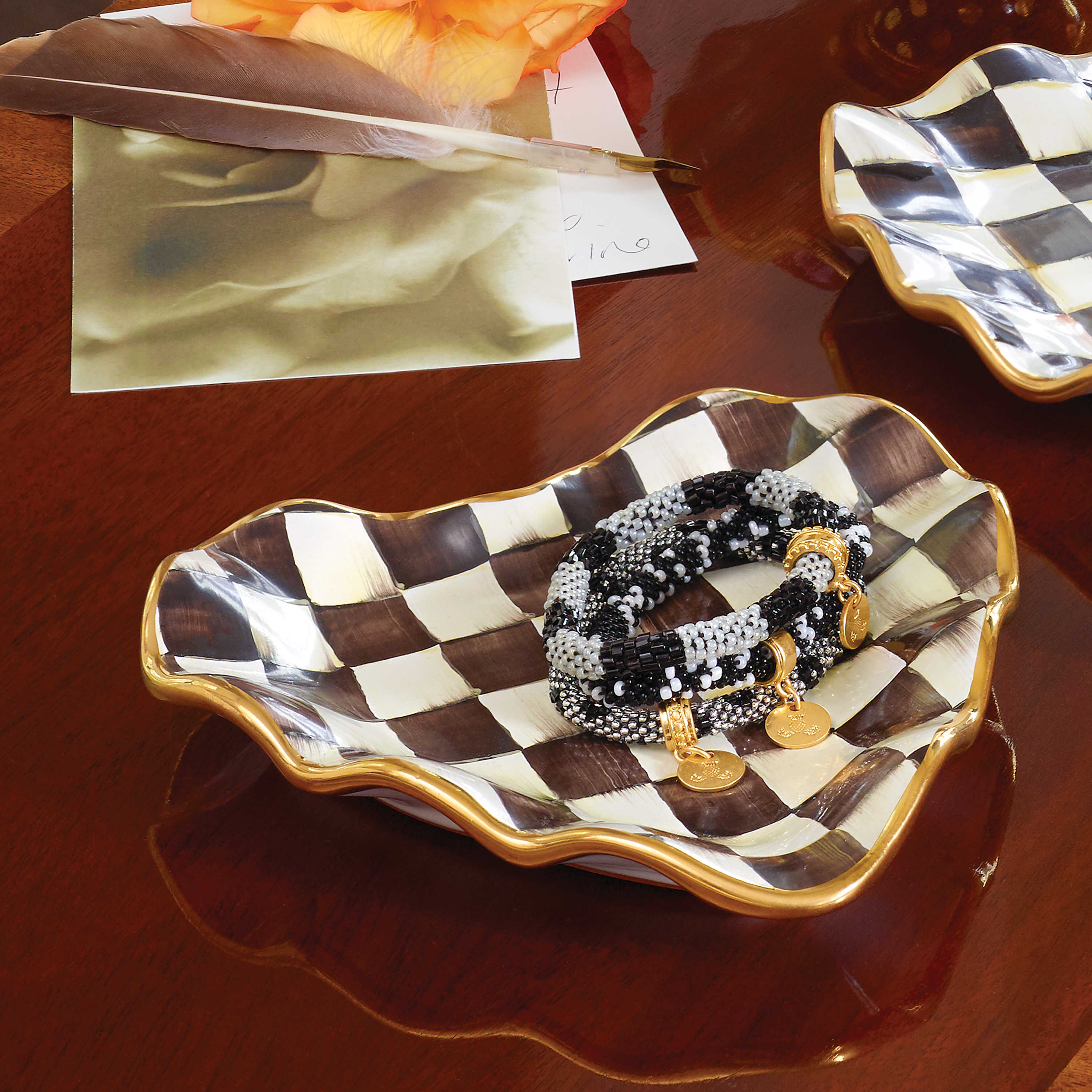 Courtly Fluted Heart Plate