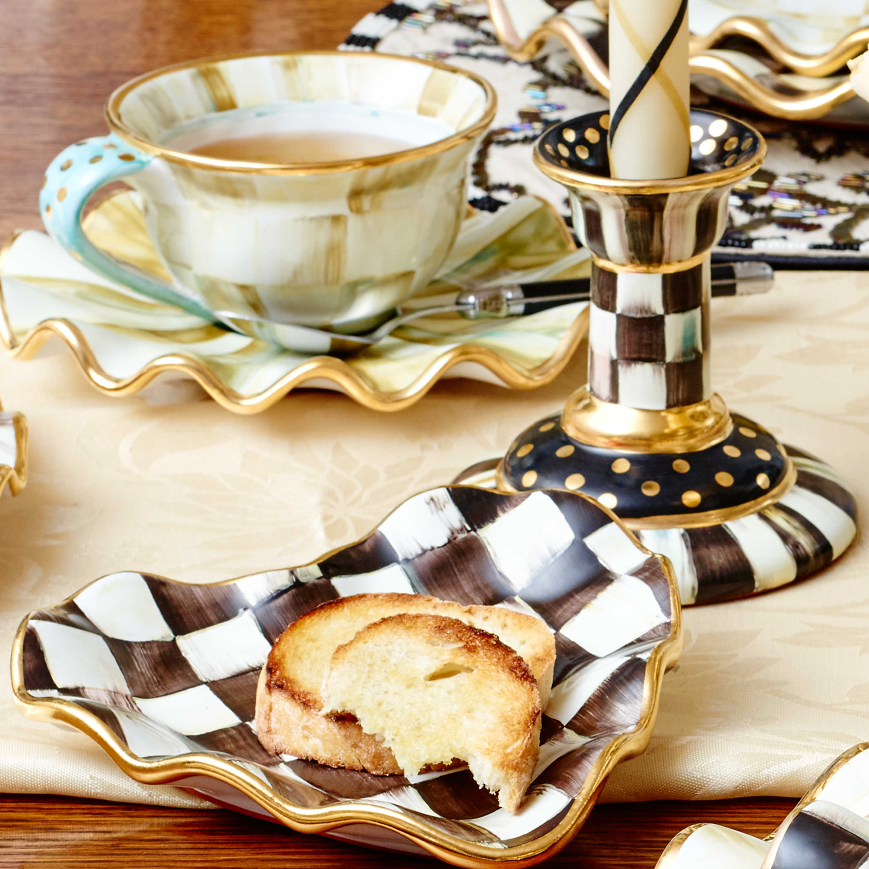 Courtly Fluted Heart Plate