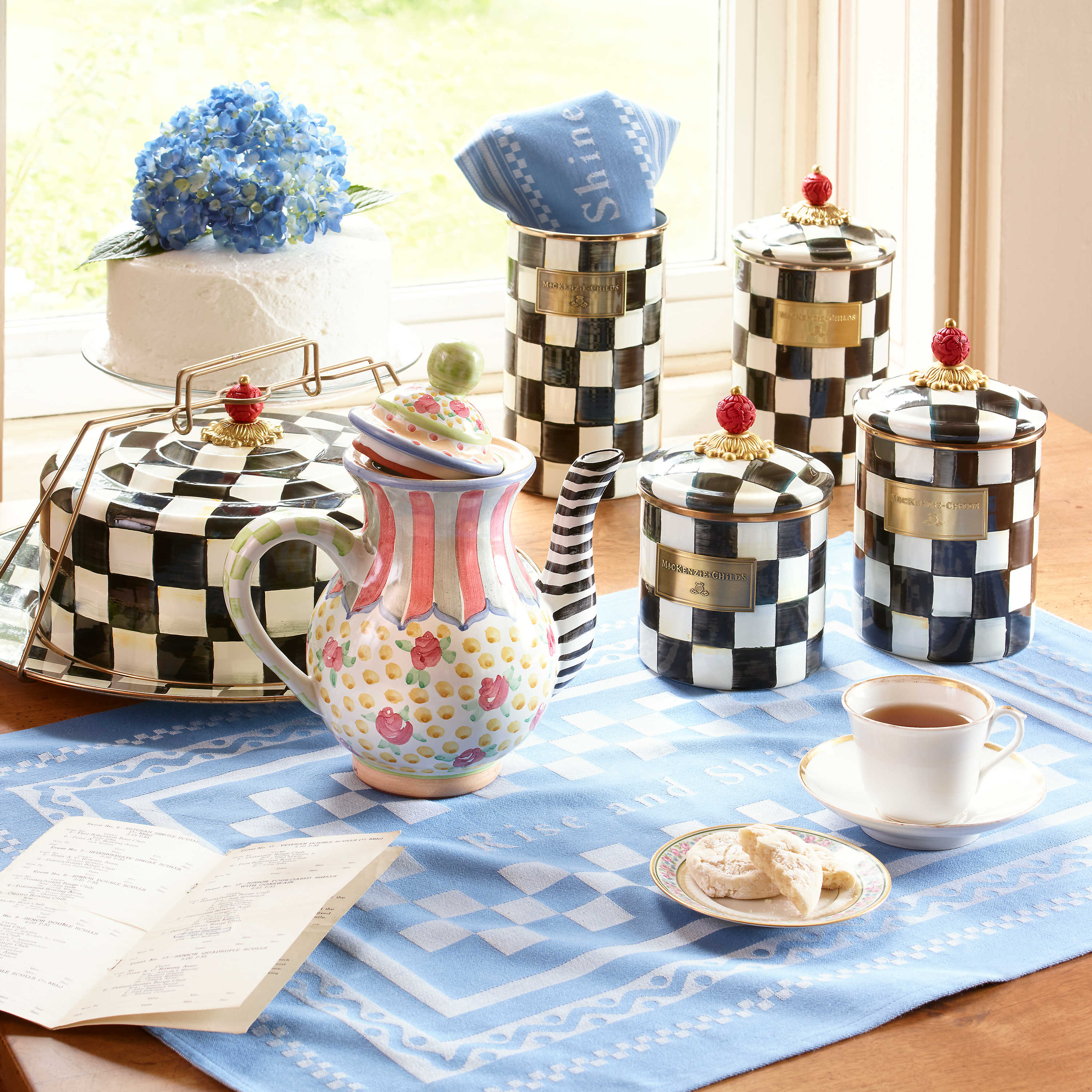 Courtly Canister