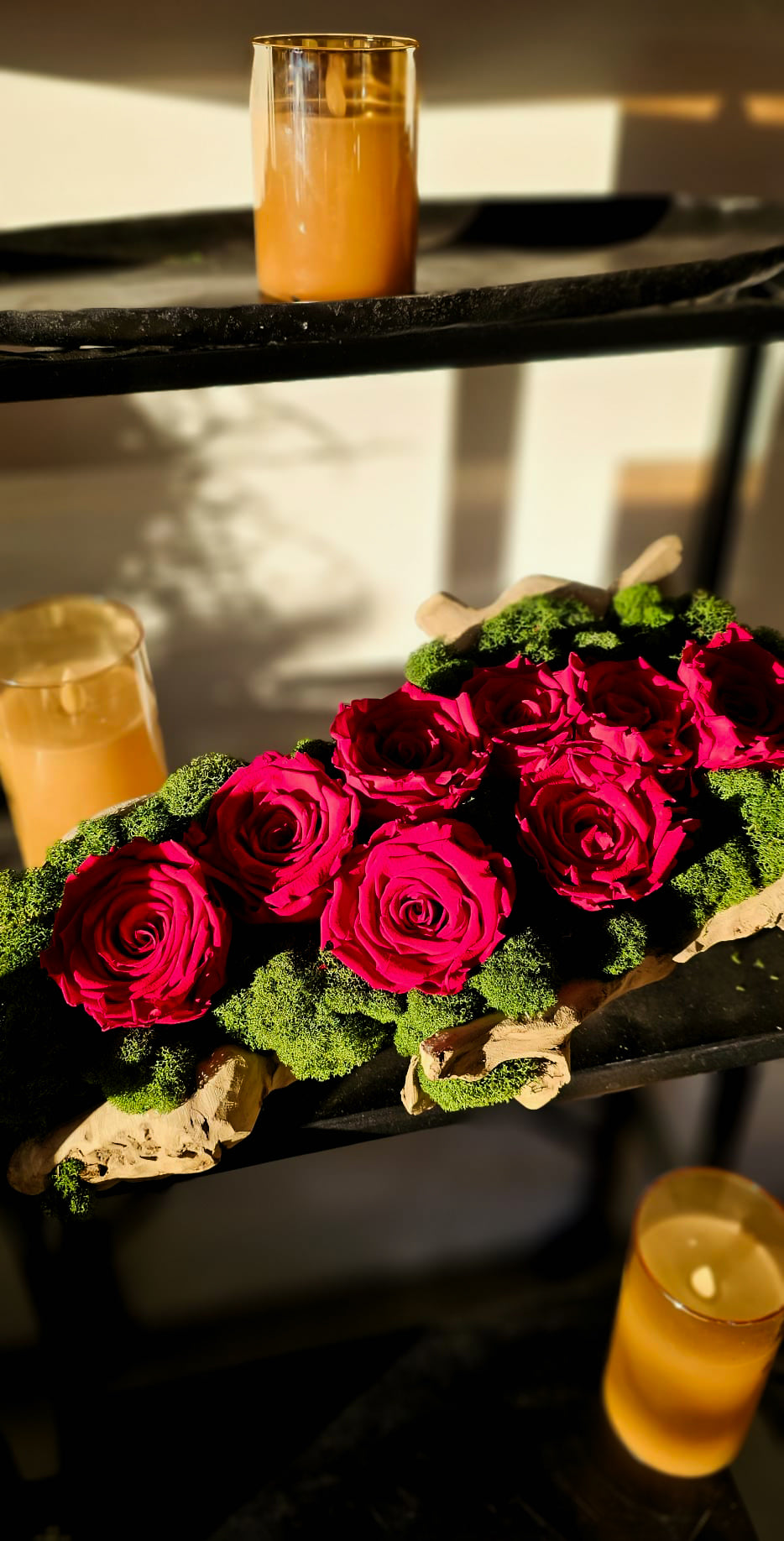 Moss Arrangement in Wood Container With Preserved Red Roses (Classic Size) 